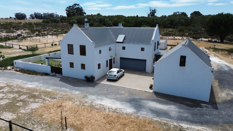 5 Bedroom Property for Sale in Cape Farms Western Cape